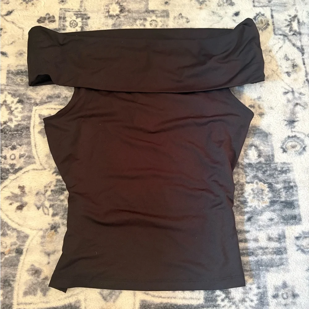 Off-Shoulder Top - Picture 2 of 3